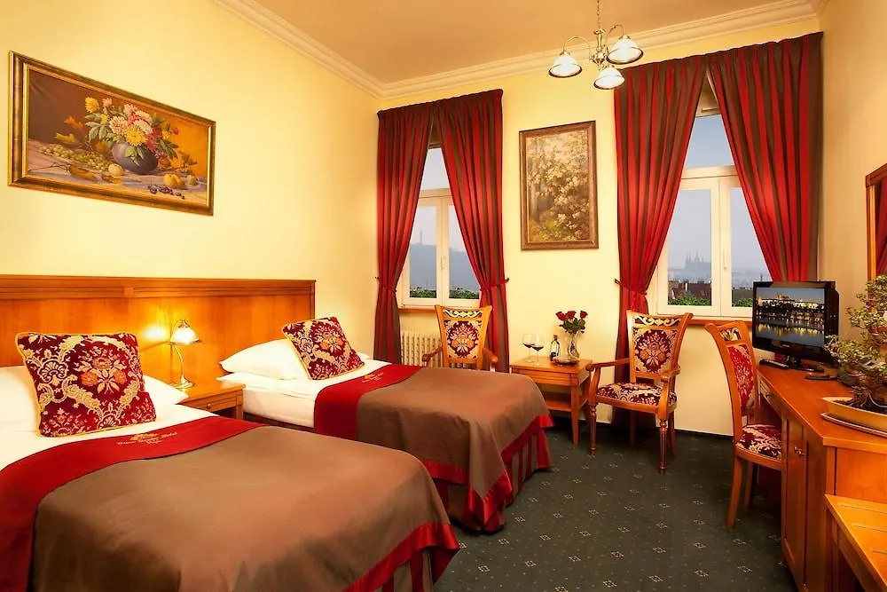 Green Garden Hotel Прага 4*,