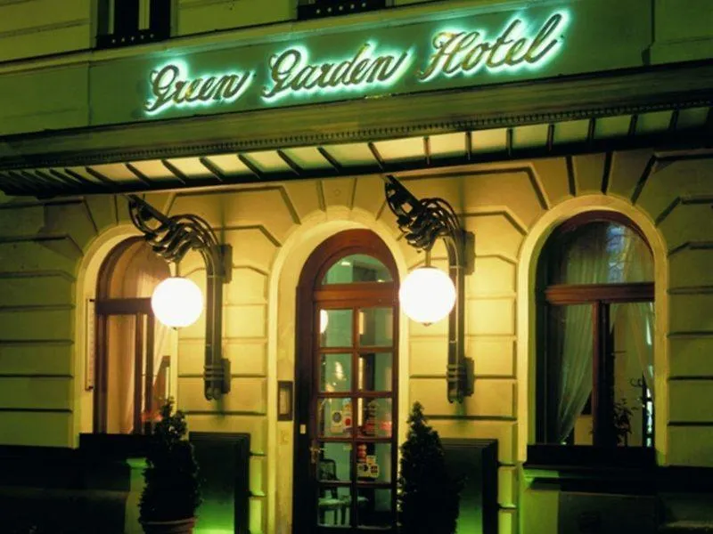 Green Garden Hotel Прага